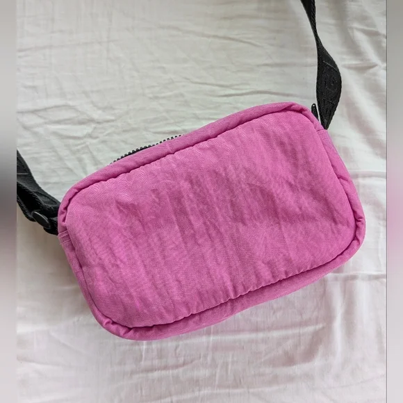 BAGGU Extra Pink Camera Crossbody Bag - Picture 5 of 6